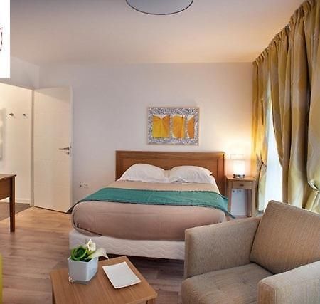 Domitys Les Lanternes Bleues Aparthotel La Ciotat Bagian luar foto