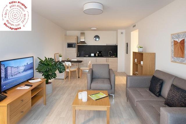 Domitys Les Lanternes Bleues Aparthotel La Ciotat Bagian luar foto
